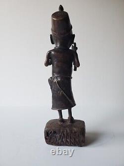 AFRICAN ART Ancient bronze statuette