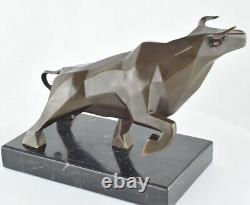 Animal Sculpture Bull in Art Deco Style and Art Nouveau Bronze Massif