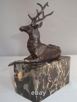 Animalier Deer Hunting Statue Sculpture in Art Deco and Art Nouveau Style Bronze