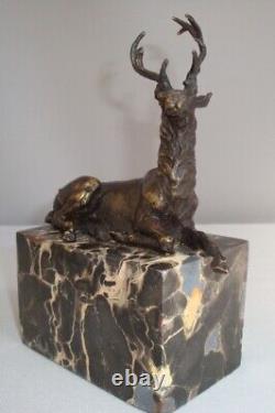 Animalier Deer Hunting Style Art Deco Style Art Nouveau Bronze Statue Sculpture