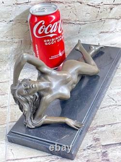 Art Deco Bronze Sculpture of a Nude Woman Dreaming, Signed