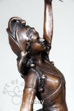 Art Deco Magnificent sculpture signed Laffon Mollo. Bronze