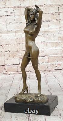 Art Deco Sculpture of a Nude Woman in Bronze and Marble