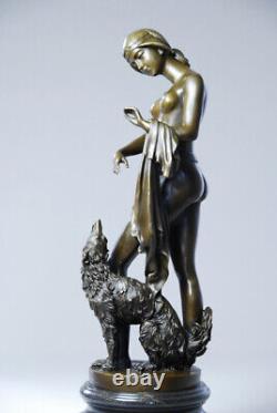 Art New Bronze Sculpture Signed Caesaro Young Woman Naked In The Jury