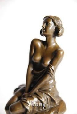Art Nouveau - Very beautiful sculpture signed Cesaro - Very beautiful details - Bronze