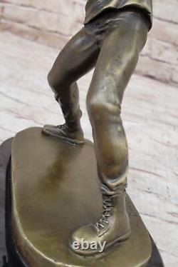 Banksy England Street Art Bronze Flower Thrower Bomber Statue Sculpture Figurine