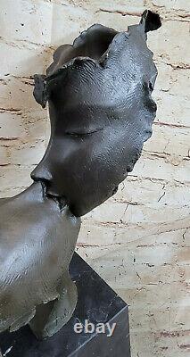 Bronze Collection Sculpture Statue Art Deco Rare Salvador Dali Bisou Figure Nr