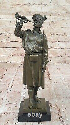 Bronze Sculpture Statue of Warrior Soldier Military Hero Art Deco in Marble