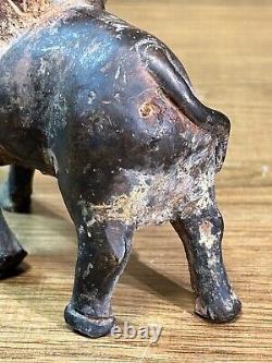 Bronze sculpture, buffalo subject, Asian art, Indochina, Vietnam, ethnic.