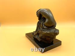 Bronze sculpture of a kneeling beauty Art Deco after Milo