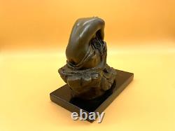 Bronze sculpture of a kneeling beauty Art Deco after Milo