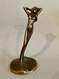 Bronze sculpture of a woman in Art Nouveau Deco jugendstil style from 1900 signed and to be identified