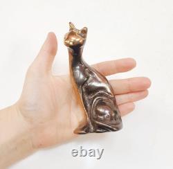 Massive bronze sculpture of a sitting cat signed by Yves Lohé decoration