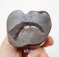 Massive bronze sculpture of a sitting cat signed by Yves Lohé decoration