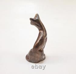 Massive bronze sculpture of a sitting cat signed by Yves Lohé decoration