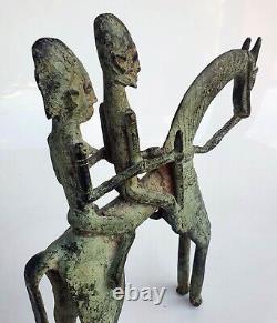 Sculpture Couple of Dogon Horsemen in Bronze from Mali Brut Art 20th Century