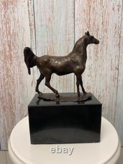 Sculpture Horse at a Trot in Bronze Art Deco on a Black Marble Base Signed