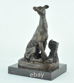 Sculpture of a Hunting Dog in Art Deco and Art Nouveau Bronze Style