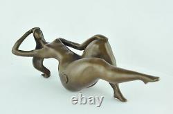 Sculpture of a Sexy Pin-up Dancer in Art Deco Style Art Nouveau Bronze