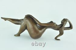 Sculpture of a Sexy Pin-up Dancer in Art Deco Style Art Nouveau Bronze