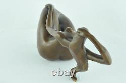 Sculpture of a Sexy Pin-up Dancer in Art Deco Style Art Nouveau Bronze