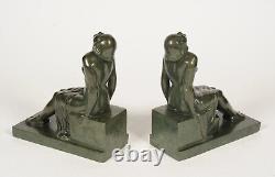 Sculptures of Carefree Bookends signed Janle Fonte from the Art Foundry Max le Verrier