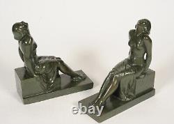 Sculptures of Carefree Bookends signed Janle Fonte from the Art Foundry Max le Verrier