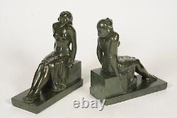 Sculptures of Carefree Bookends signed Janle Fonte from the Art Foundry Max le Verrier