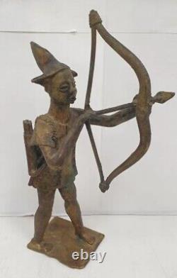 Signed bronze statue sculpture by Mamadou Dlg Dermé Morou from Burkina Faso African art