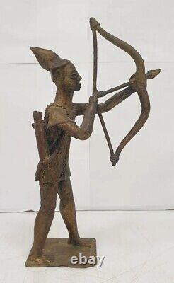 Signed bronze statue sculpture by Mamadou Dlg Dermé Morou from Burkina Faso African art