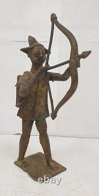 Signed bronze statue sculpture by Mamadou Dlg Dermé Morou from Burkina Faso African art