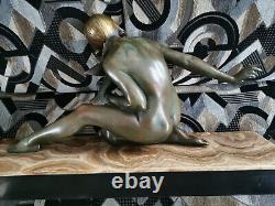 Superb Art Deco bronze by Armand Godard 1920-1930 lady with a dove