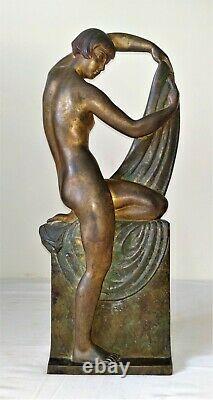 Woman Art Deco. Bronze Chiselé. Signed R. Abel Philippe. France. Around 1930