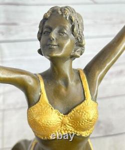 1930s Style Art Déco Doré Bronze Femelle Chair Femme Dansant Sculpture Figurine