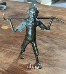 ART AFRICAIN -RARE ANCIENNE SCULPTURE AFRICAINE BRONZE PAYSAN 20/ 19 cm SENEGAL