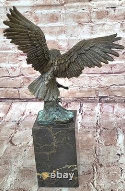 Aigle Hawk Oiseau Spread Ailes Bronze Métal Statue Sculpture Art Marbre Socle