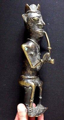 Ancien bronze Benin fumeur pipe africain Antique african art sculpture