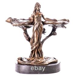 Antique Figure en bronze Art Nouveau de femme aux nénuphars