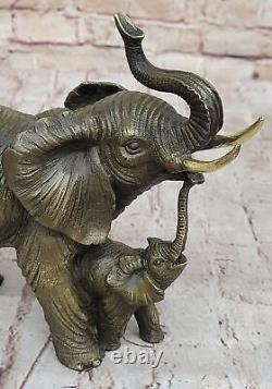 Art Déco Mère Éléphant Et Mollet Fonte Bronze Sculpture Signée Figurine Solde