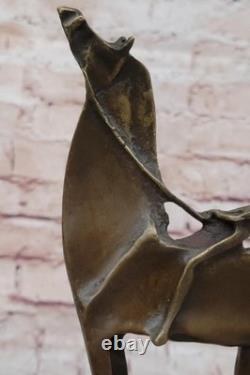 Art Moderne Abstrait Femelle Equitation Cheval Bronze Sculpture Par Dali Solde