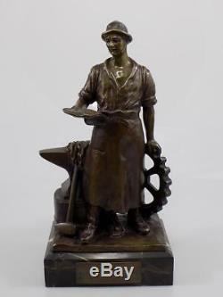 Art Nouveau Bronze Forgeron avec Enclume Sign. G. Deihle Sculpture sur Base 20. JHD