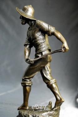 Art Nouveau- Pêcheur au filet signé d' Antoine Bofill sculpture en bronze