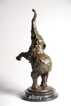 Art animalier- Éléphant debout Belle sculpture en bronze- signée Milo