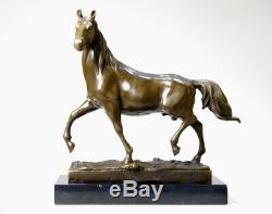 Art animalier, Splendide cheval en bronze signé Milo