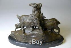 Art animalier, groupe de chèvres, sculpture en bronze signée Milo, envoi gratuit
