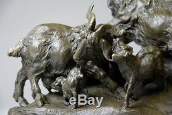 Art animalier, groupe de chèvres, sculpture en bronze signée Milo, envoi gratuit