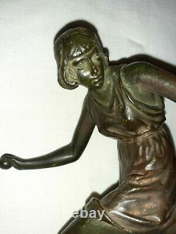 Atalante Par Pierre Le Faguays Sculpture En Bronze Art Deco