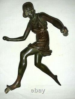 Atalante Par Pierre Le Faguays Sculpture En Bronze Art Deco