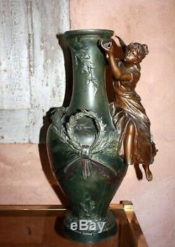 Auguste Moreau Grand vase fonte d'art patine bronze VICTRIX à restaurer 44cm