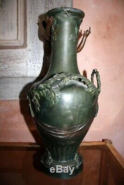 Auguste Moreau Grand vase fonte d'art patine bronze VICTRIX à restaurer 44cm